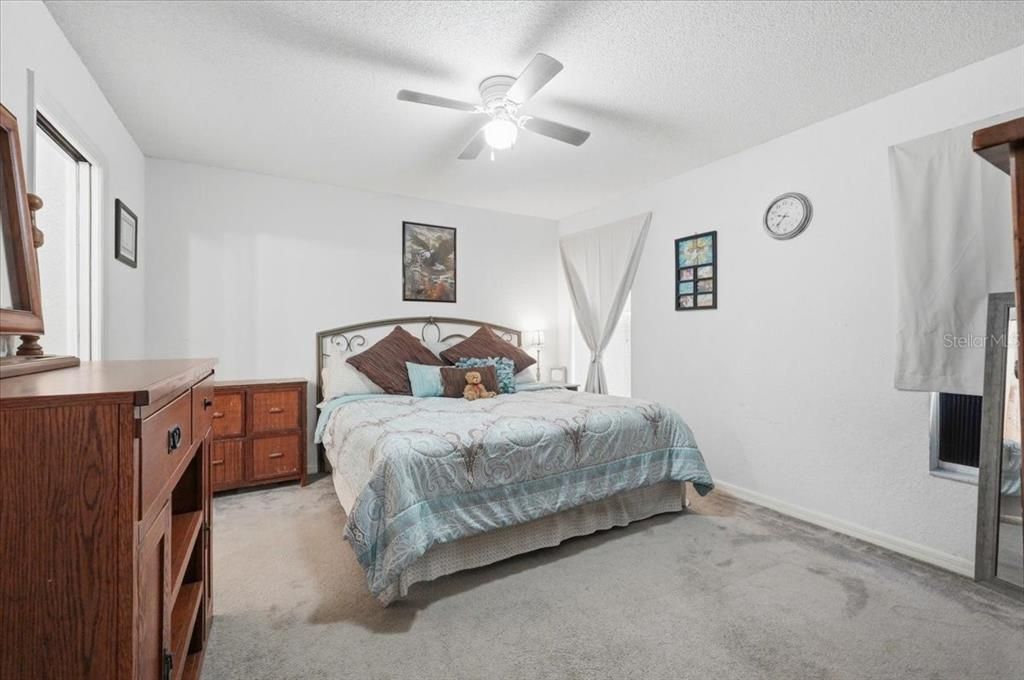 Activo con contrato: $250,000 (3 camas, 2 baños, 1429 Pies cuadrados)