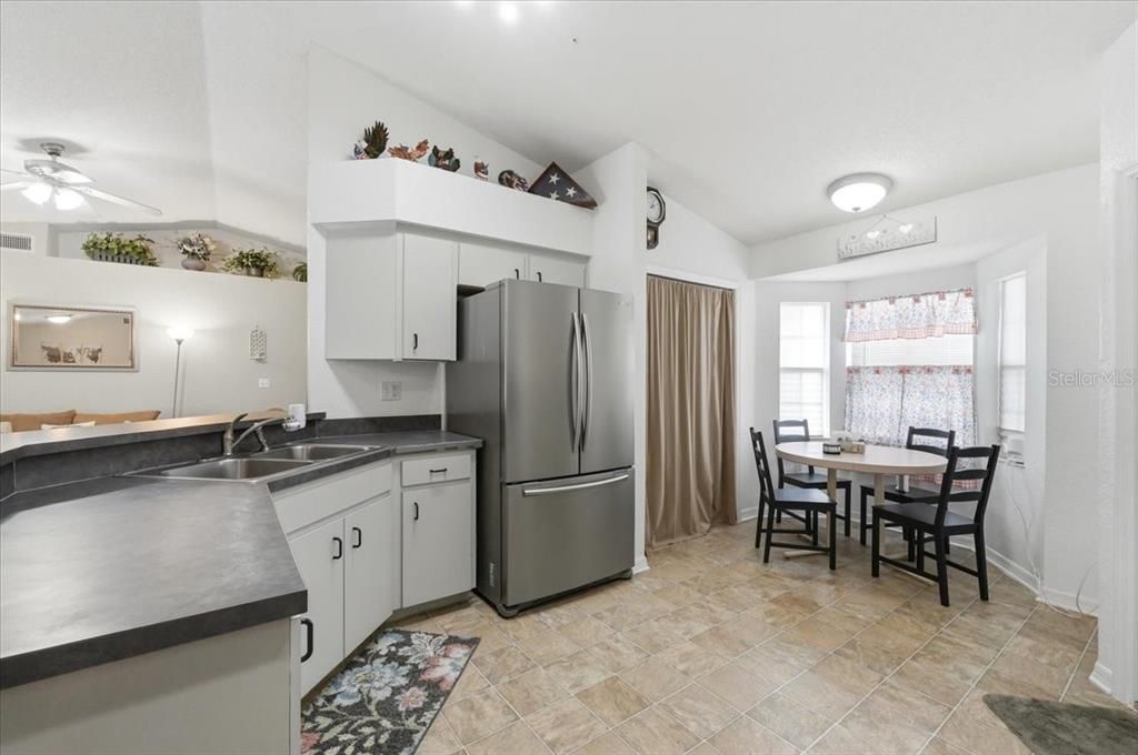 Activo con contrato: $250,000 (3 camas, 2 baños, 1429 Pies cuadrados)