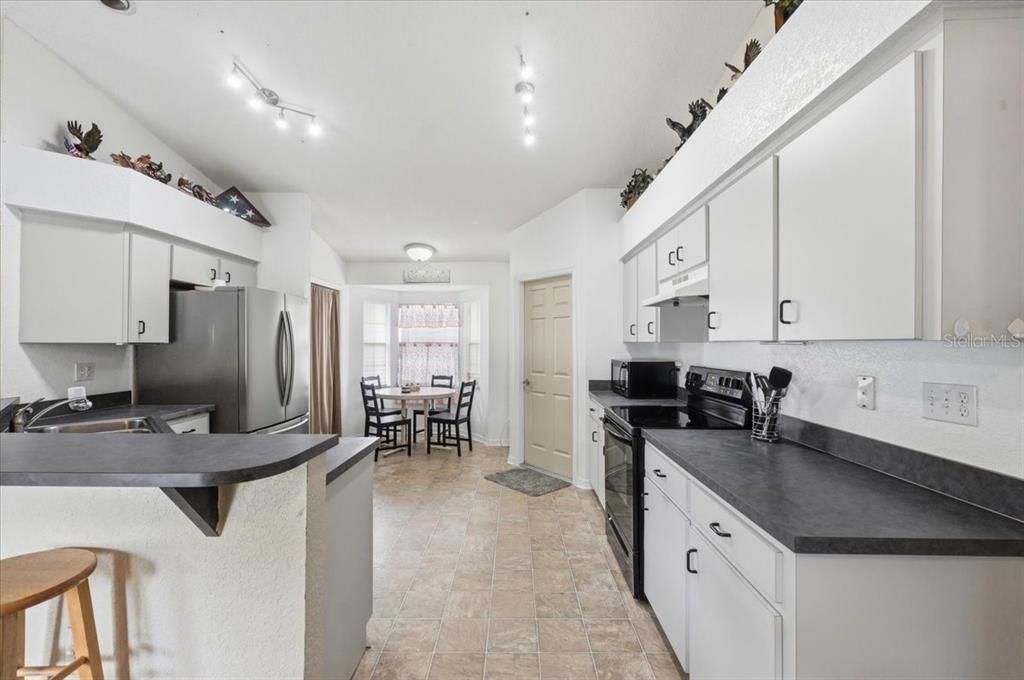 Activo con contrato: $250,000 (3 camas, 2 baños, 1429 Pies cuadrados)