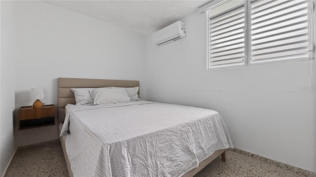 En Venta: $250,000 (3 camas, 2 baños, 1112 Pies cuadrados)