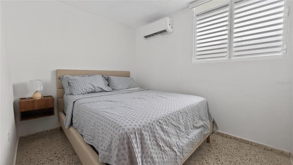 En Venta: $250,000 (3 camas, 2 baños, 1112 Pies cuadrados)