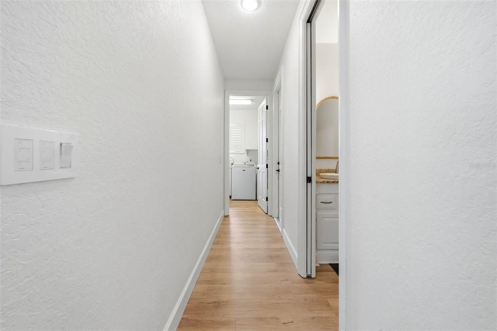 Activo con contrato: $999,900 (4 camas, 2 baños, 3079 Pies cuadrados)