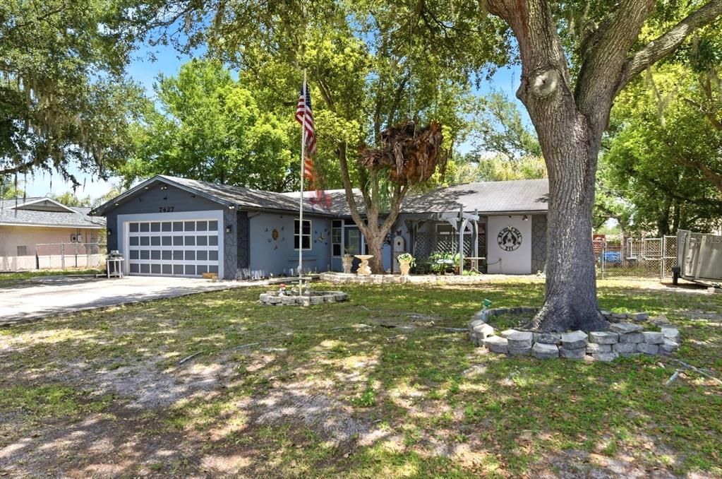 Active With Contract: $249,900 (3 beds, 2 baths, 1647 Square Feet)