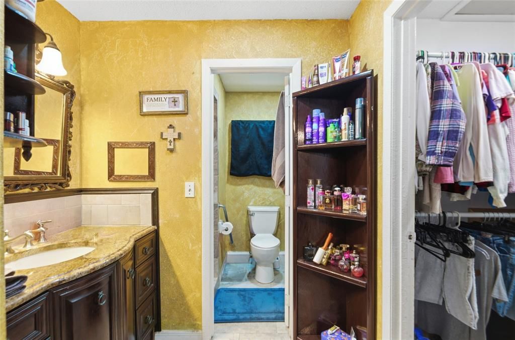 Active With Contract: $249,900 (3 beds, 2 baths, 1647 Square Feet)