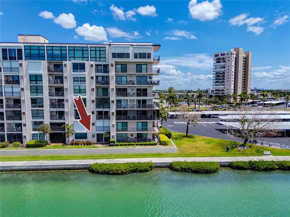 Activo con contrato: $198,000 (1 camas, 2 baños, 925 Pies cuadrados)