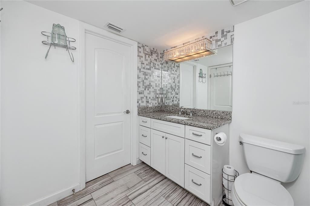 Activo con contrato: $198,000 (1 camas, 2 baños, 925 Pies cuadrados)