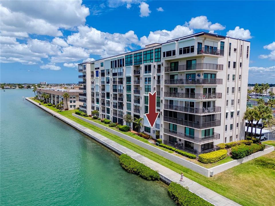 Activo con contrato: $198,000 (1 camas, 2 baños, 925 Pies cuadrados)