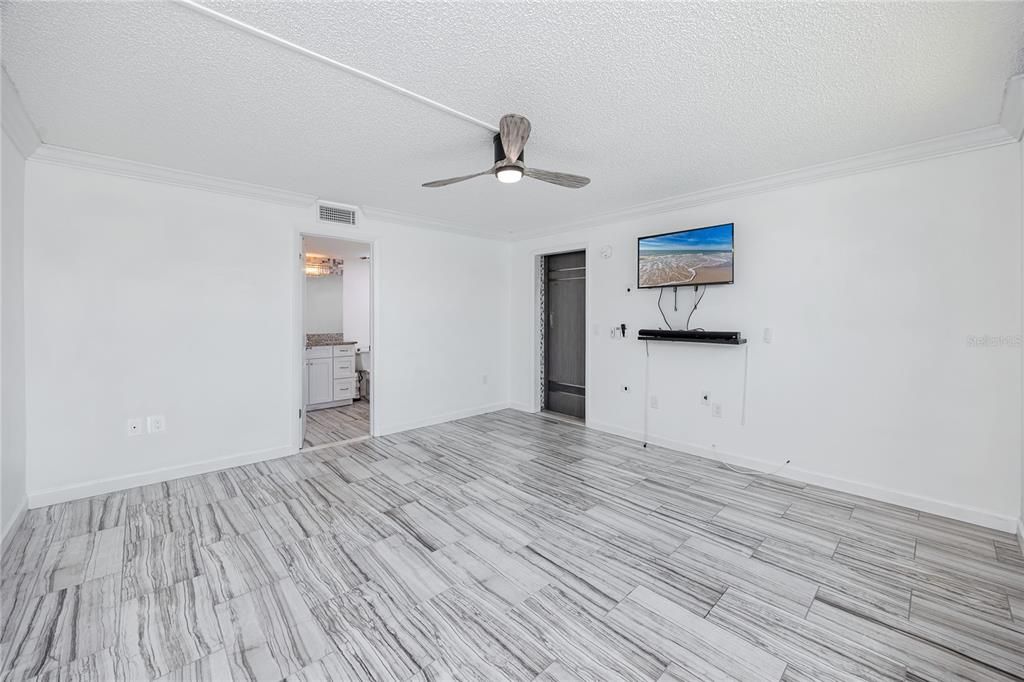 Activo con contrato: $198,000 (1 camas, 2 baños, 925 Pies cuadrados)