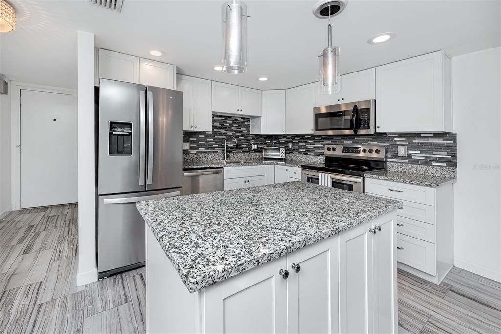 Activo con contrato: $198,000 (1 camas, 2 baños, 925 Pies cuadrados)