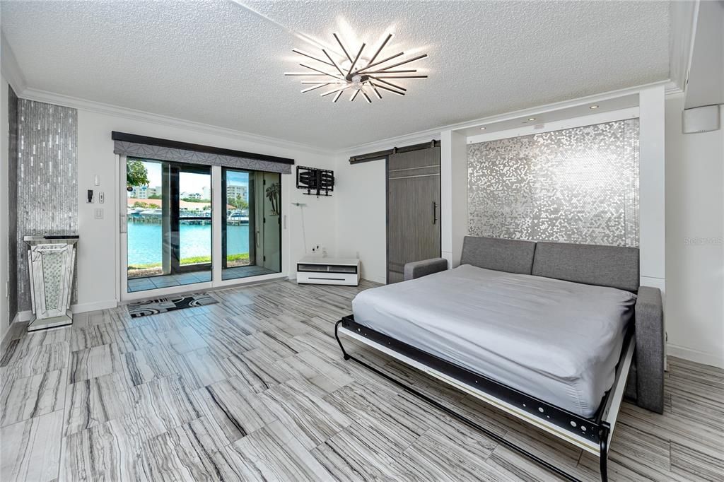 Activo con contrato: $198,000 (1 camas, 2 baños, 925 Pies cuadrados)