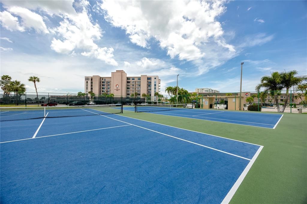 Activo con contrato: $198,000 (1 camas, 2 baños, 925 Pies cuadrados)