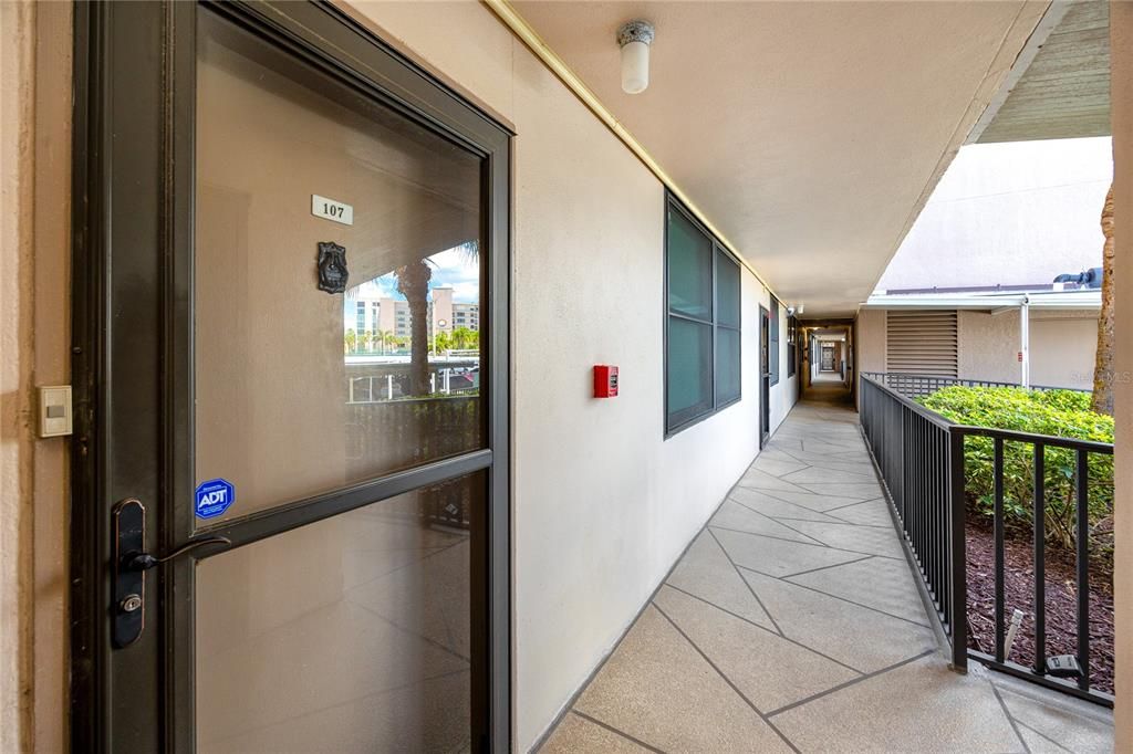 Activo con contrato: $198,000 (1 camas, 2 baños, 925 Pies cuadrados)
