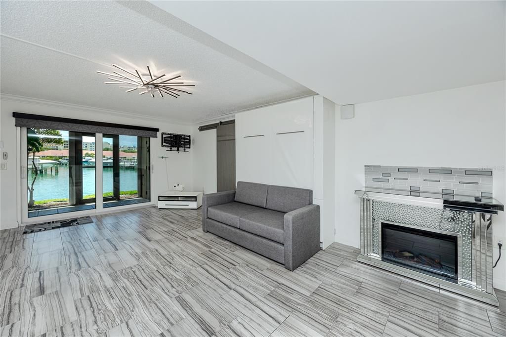 Activo con contrato: $198,000 (1 camas, 2 baños, 925 Pies cuadrados)