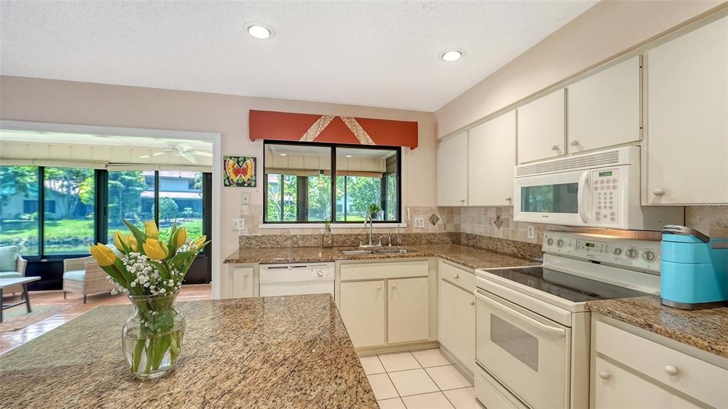 En Venta: $300,000 (3 camas, 2 baños, 2124 Pies cuadrados)