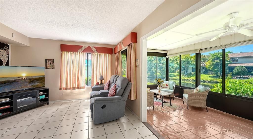 En Venta: $300,000 (3 camas, 2 baños, 2124 Pies cuadrados)