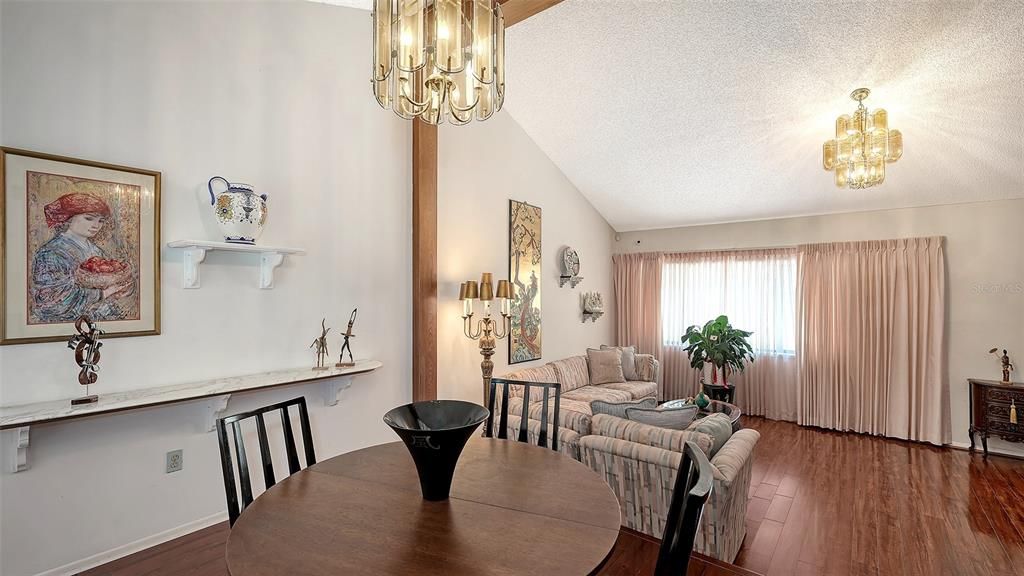 En Venta: $300,000 (3 camas, 2 baños, 2124 Pies cuadrados)
