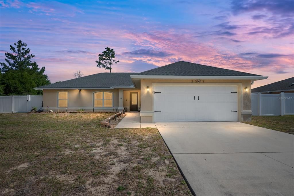 Recently Sold: $320,000 (3 beds, 2 baths, 1562 Square Feet)
