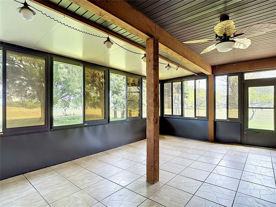 Activo con contrato: $299,900 (3 camas, 3 baños, 1848 Pies cuadrados)