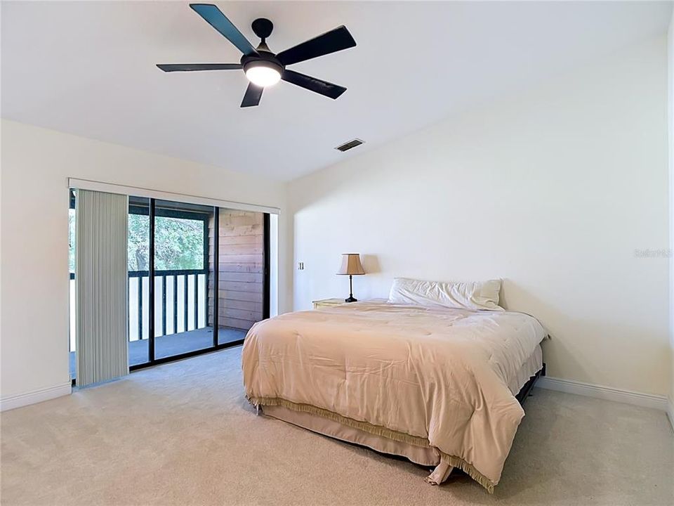 Activo con contrato: $299,900 (3 camas, 3 baños, 1848 Pies cuadrados)