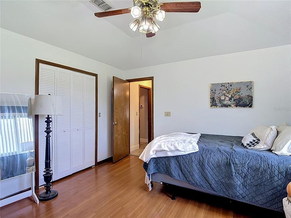Activo con contrato: $299,900 (3 camas, 3 baños, 1848 Pies cuadrados)