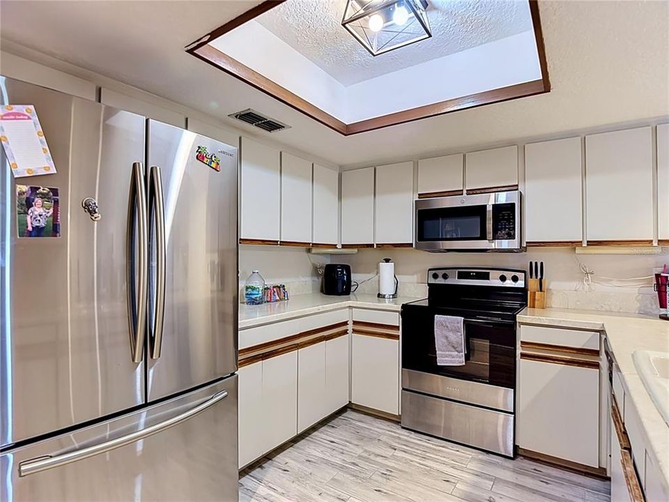 Activo con contrato: $299,900 (3 camas, 3 baños, 1848 Pies cuadrados)
