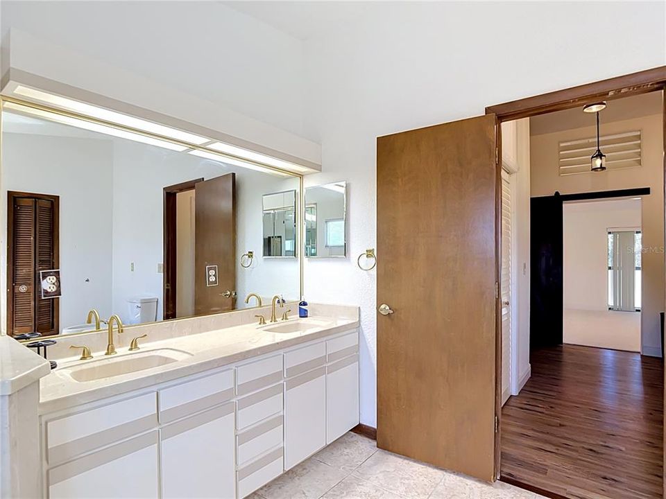 Activo con contrato: $299,900 (3 camas, 3 baños, 1848 Pies cuadrados)
