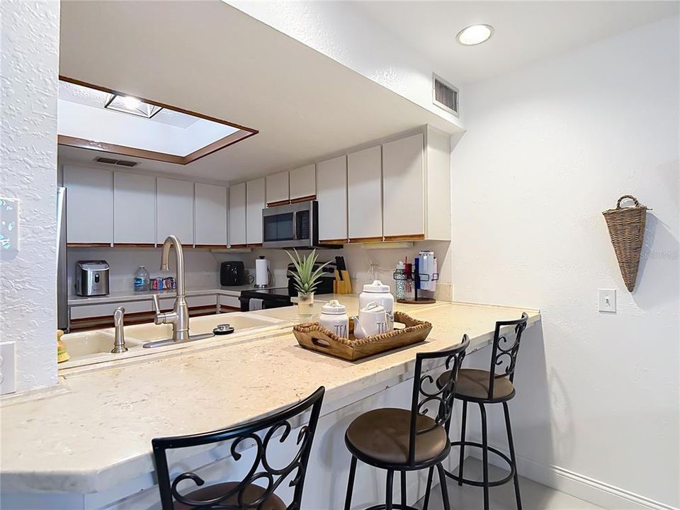Activo con contrato: $299,900 (3 camas, 3 baños, 1848 Pies cuadrados)