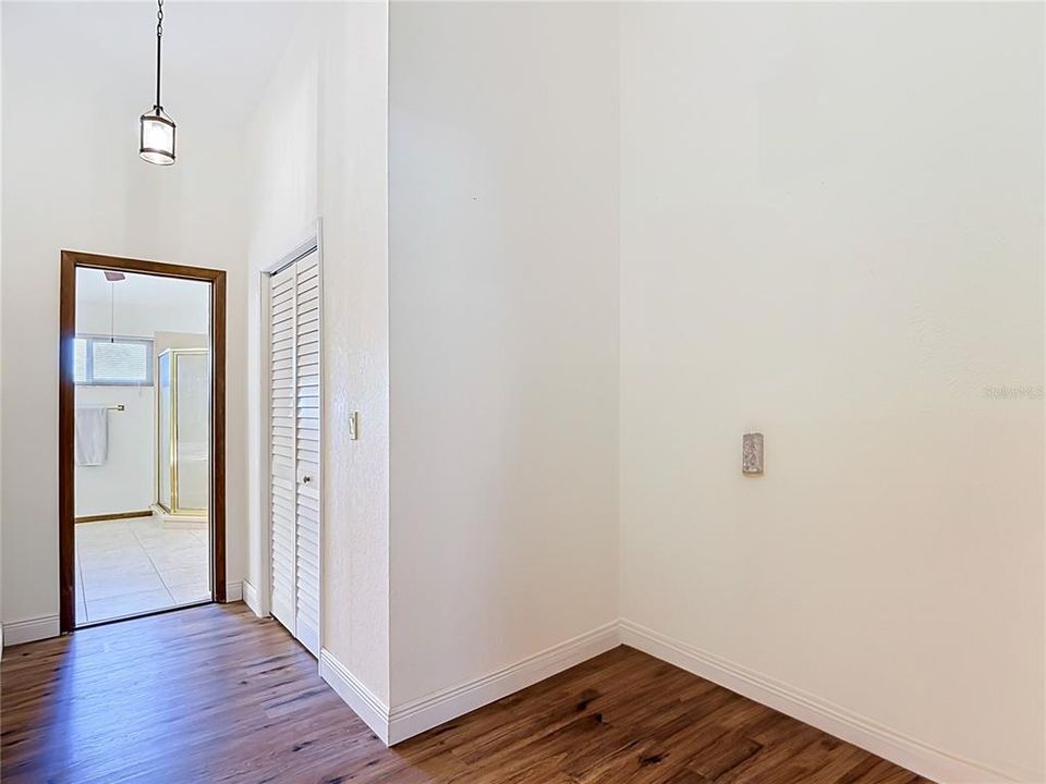 Activo con contrato: $299,900 (3 camas, 3 baños, 1848 Pies cuadrados)