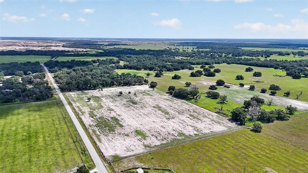 En Venta: $749,999 (16.00 acres)