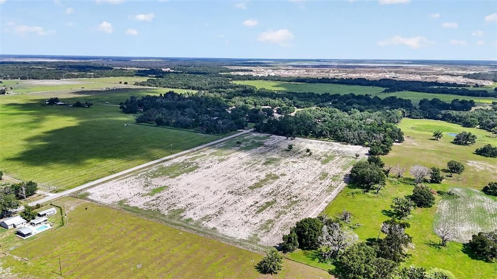 En Venta: $749,999 (16.00 acres)