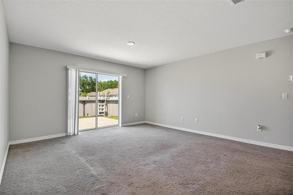 Activo con contrato: $299,000 (3 camas, 2 baños, 1552 Pies cuadrados)