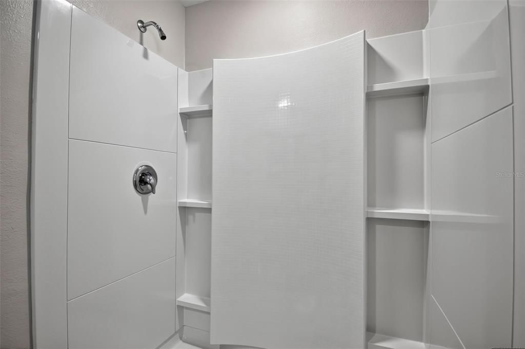 Activo con contrato: $299,000 (3 camas, 2 baños, 1552 Pies cuadrados)