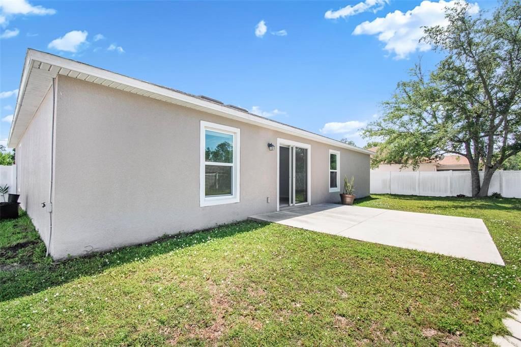 Activo con contrato: $299,000 (3 camas, 2 baños, 1552 Pies cuadrados)
