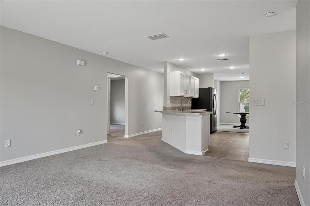Activo con contrato: $299,000 (3 camas, 2 baños, 1552 Pies cuadrados)