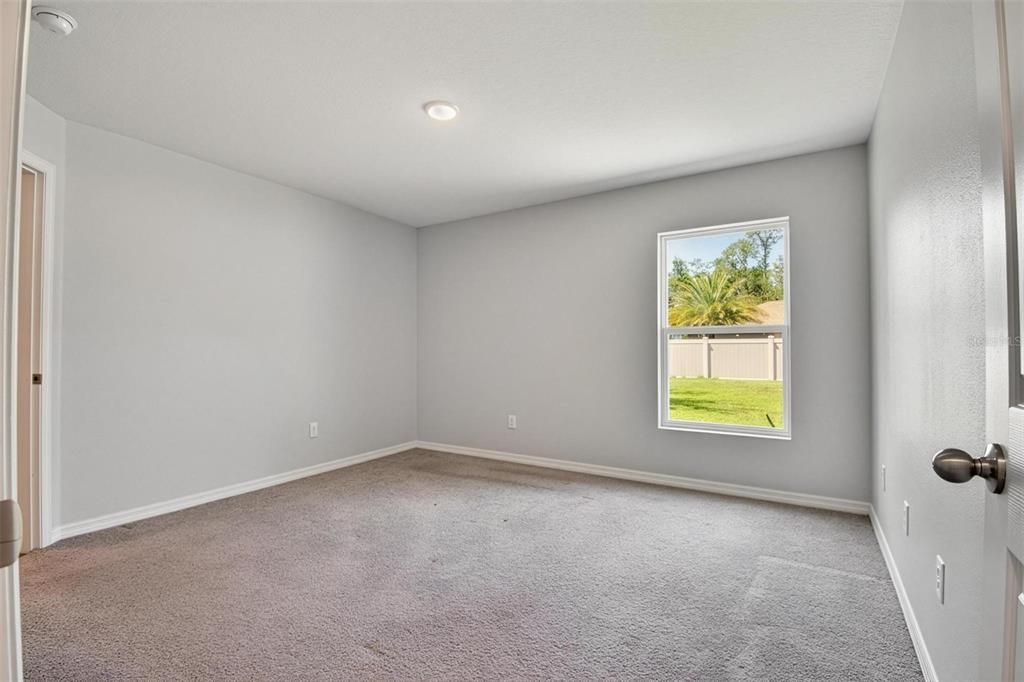 Activo con contrato: $299,000 (3 camas, 2 baños, 1552 Pies cuadrados)