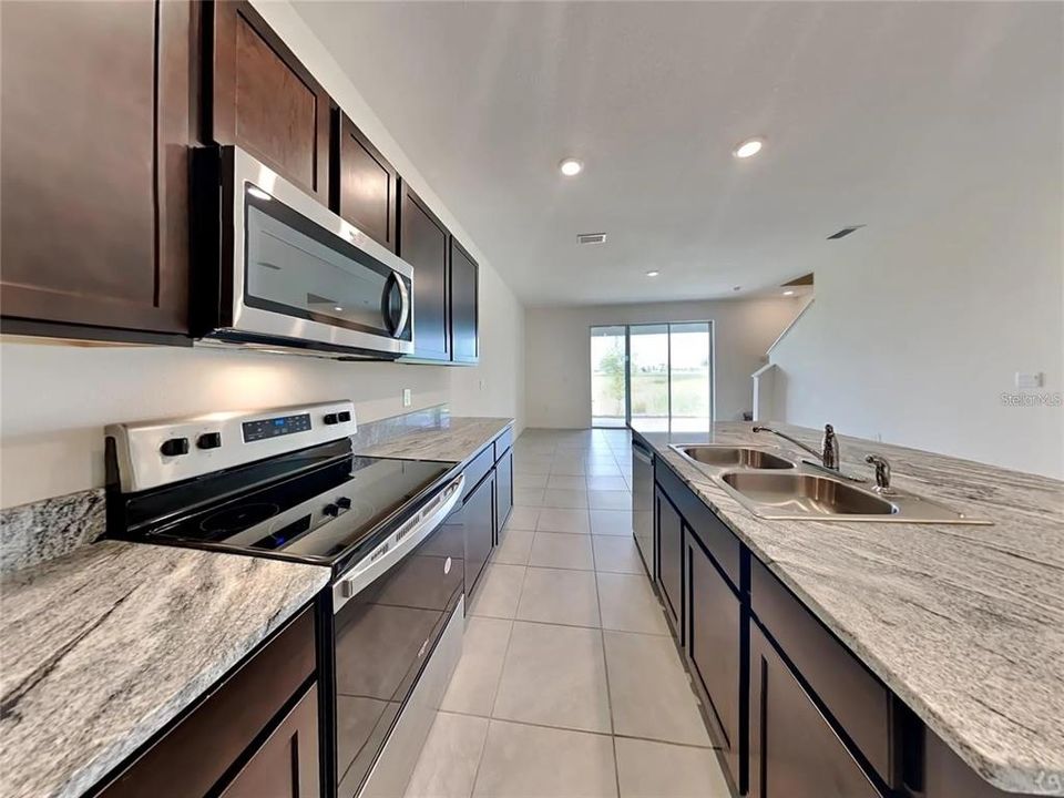 For Sale: $212,000 (3 beds, 2 baths, 1688 Square Feet)
