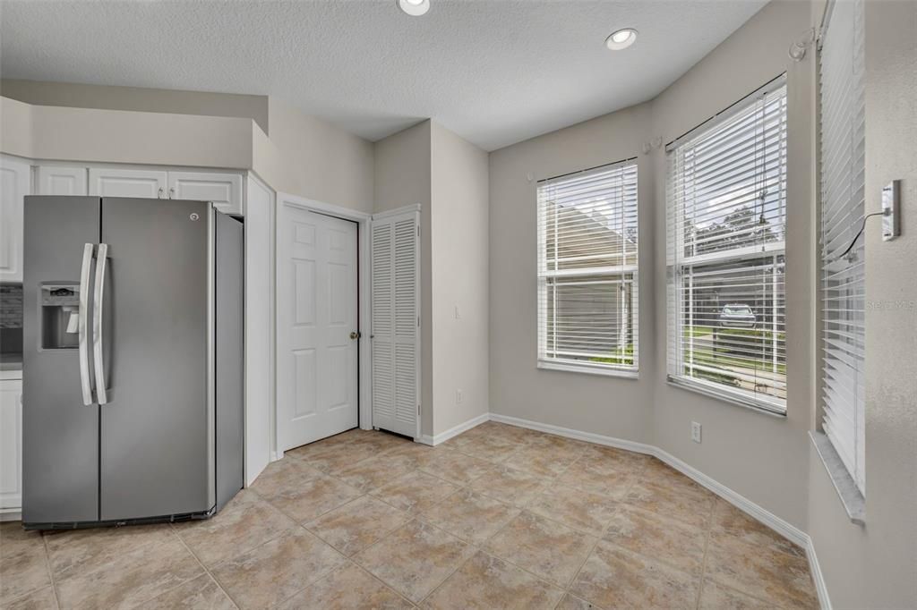 For Sale: $274,500 (3 beds, 2 baths, 1438 Square Feet)