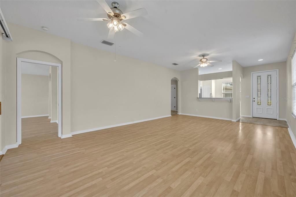 For Sale: $274,500 (3 beds, 2 baths, 1438 Square Feet)