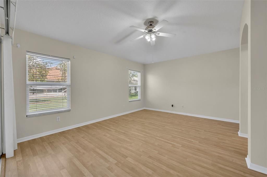 For Sale: $274,500 (3 beds, 2 baths, 1438 Square Feet)