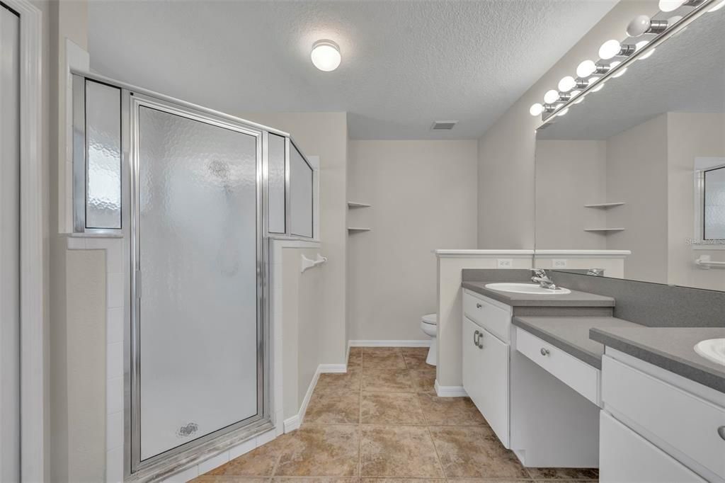 For Sale: $274,500 (3 beds, 2 baths, 1438 Square Feet)