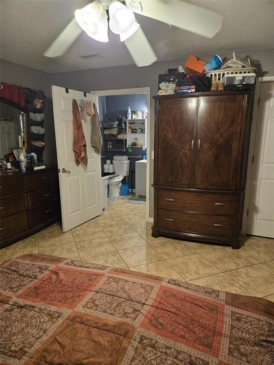 En Venta: $670,000 (5 camas, 4 baños, 3434 Pies cuadrados)