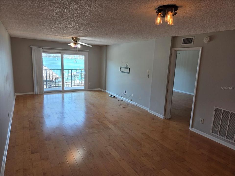En Venta: $437,500 (2 camas, 2 baños, 1188 Pies cuadrados)