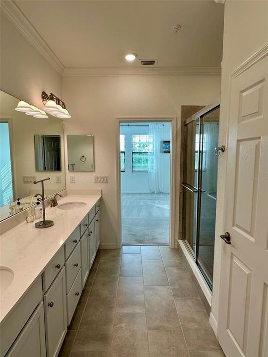For Rent: $2,400 (2 beds, 2 baths, 1933 Square Feet)