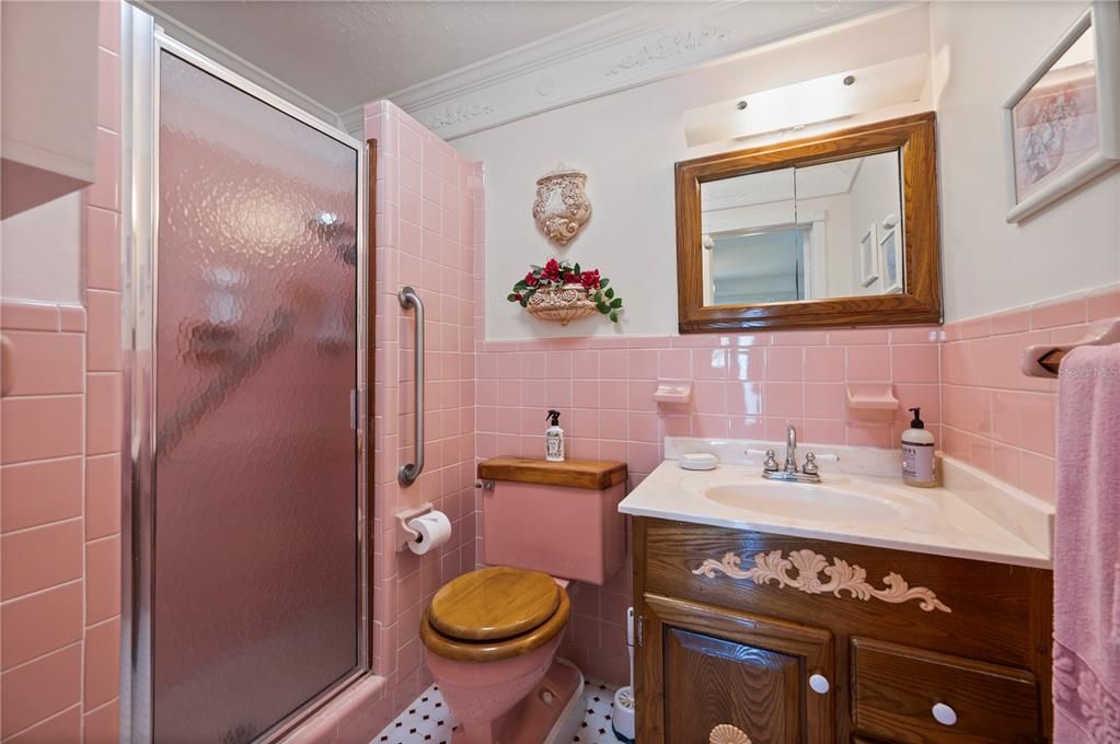 Под контрактом: $465,000 (3 спален, 2 ванн, 1720 Квадратных фут)