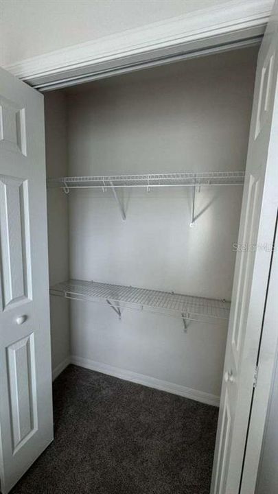For Rent: $850 (1 beds, 1 baths, 1700 Square Feet)