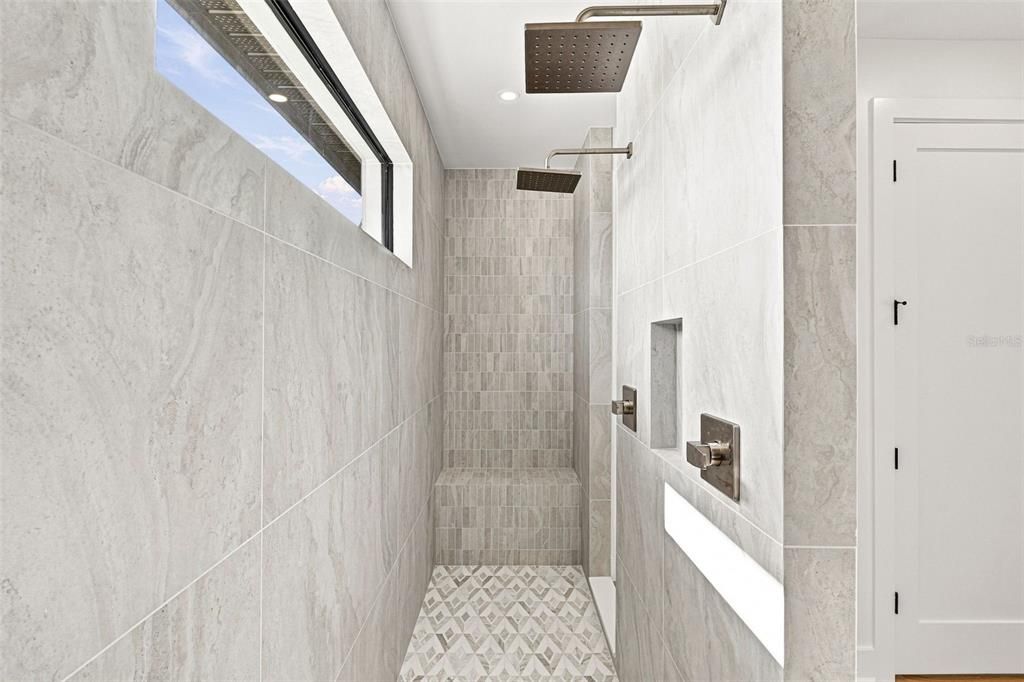 For Sale: $773,000 (3 beds, 3 baths, 2012 Square Feet)