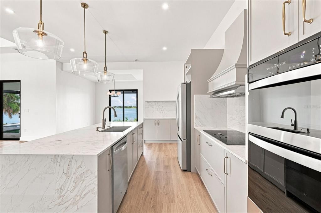 For Sale: $773,000 (3 beds, 3 baths, 2012 Square Feet)