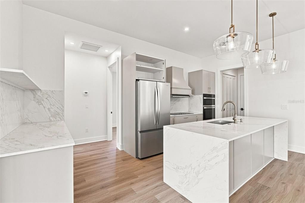 For Sale: $773,000 (3 beds, 3 baths, 2012 Square Feet)