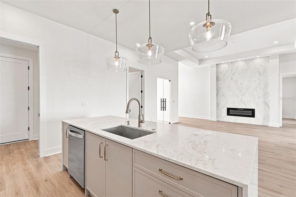 For Sale: $773,000 (3 beds, 3 baths, 2012 Square Feet)