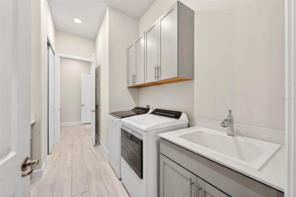 For Sale: $729,000 (3 beds, 3 baths, 2844 Square Feet)